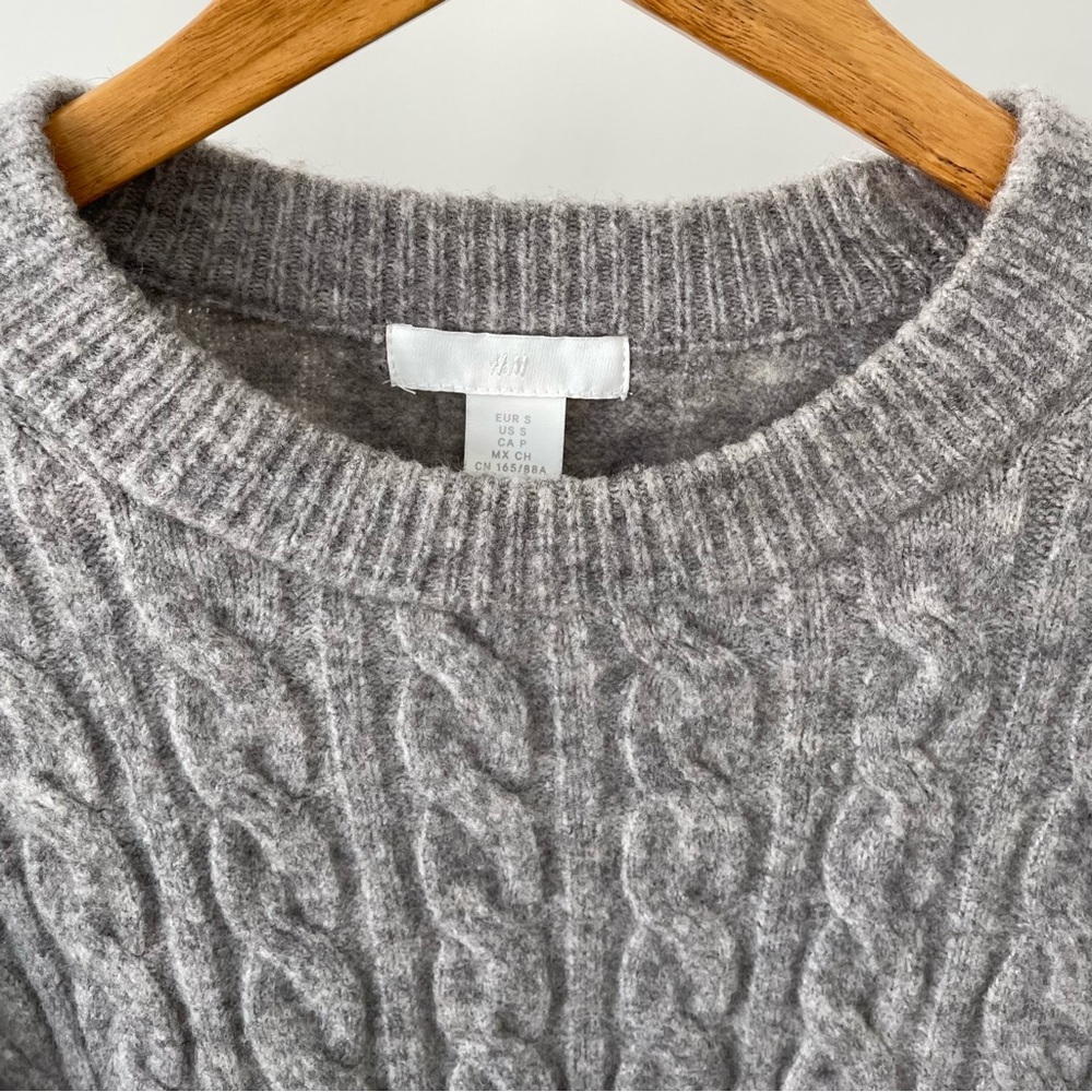 H&M Cable Knit Chunky Oversized Crewneck Sweater in Gray - S - Picture 2 of 4